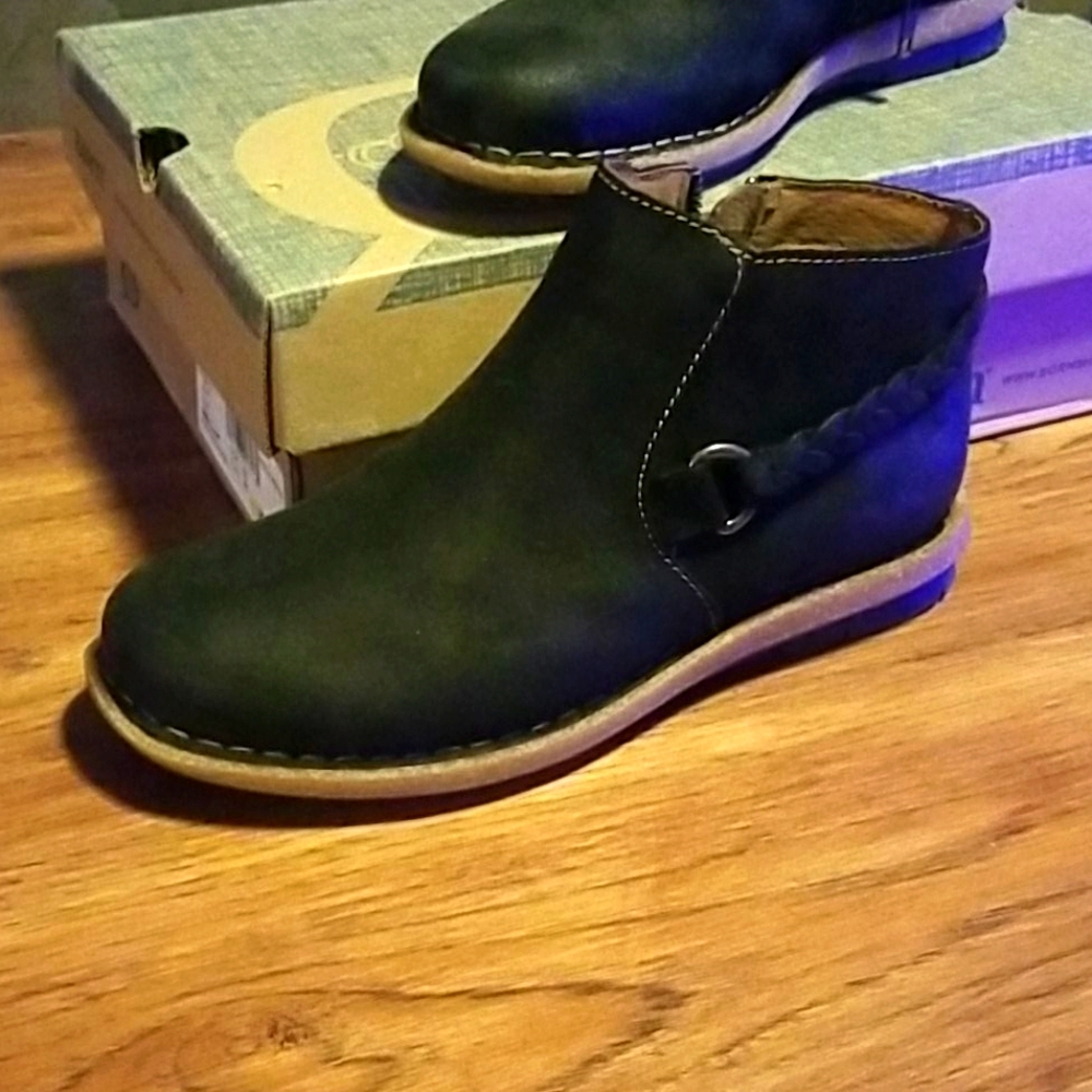 Born Toya Ankle Boots New In Box